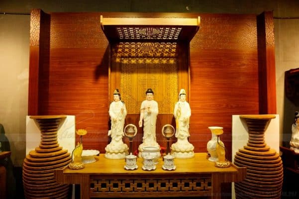 một số lưu ý về cách bài trí bàn thờ Phật